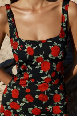 Robe midi avec fente &agrave; motif floral;${refinementColor}