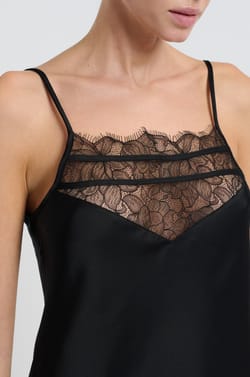 Nuisette satinée;${refinementColor}