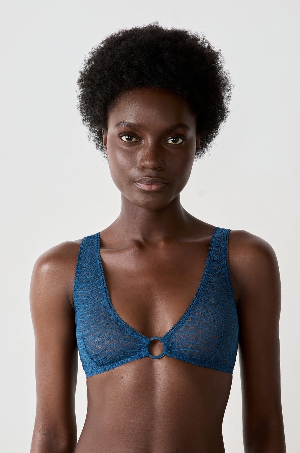 Brassière en dentelle;${refinementColor}