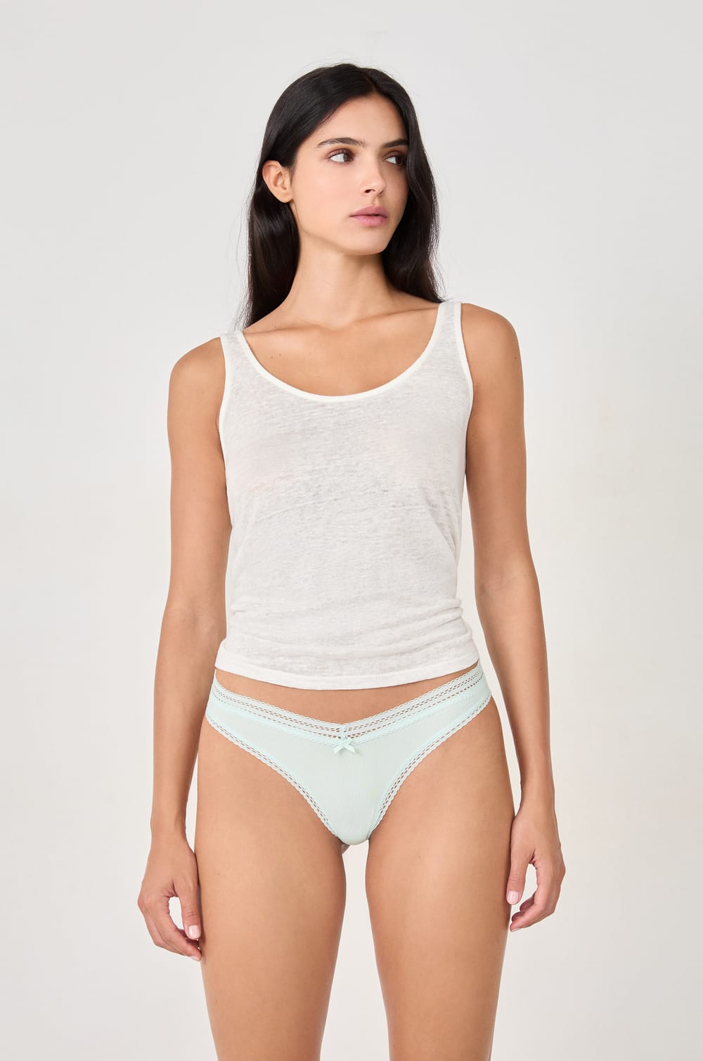 Stringi v shape z mikrofibry;${refinementColor}