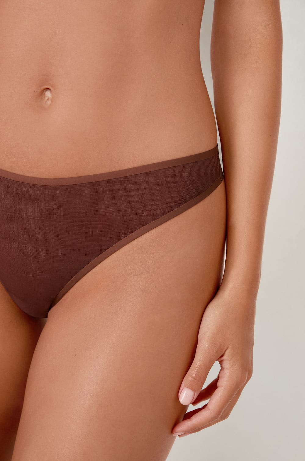 Mesh Thong;${refinementColor}