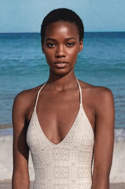 Geborduurde badpak;${refinementColor}