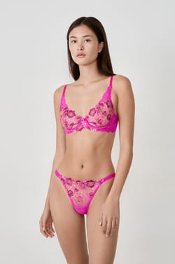 Soutien-gorge classique brodé;${refinementColor}