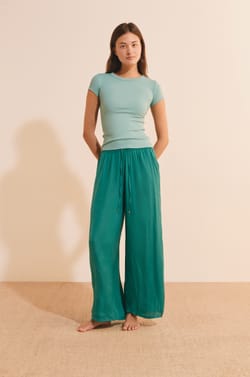 Pantalon de pyjama satin&eacute; coupe large;${refinementColor}