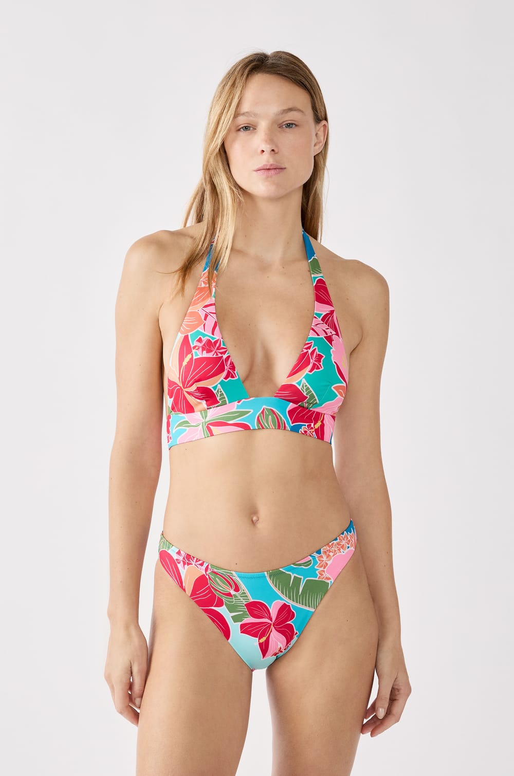 Trojúhelníkový horní díl plavek se vzorem;${refinementColor}