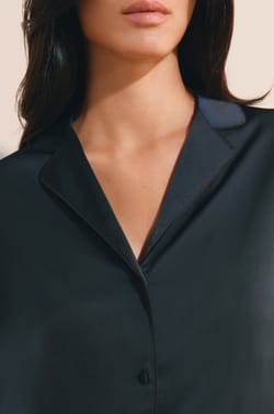Chemise de pyjama satin&eacute;e;${refinementColor}