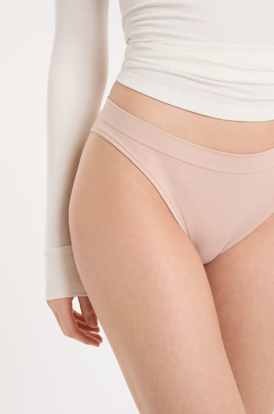 Tanga mit optimalem Komfort aus Baumwolle;${refinementColor}