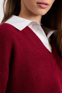 Pull col V manches longues;${refinementColor}