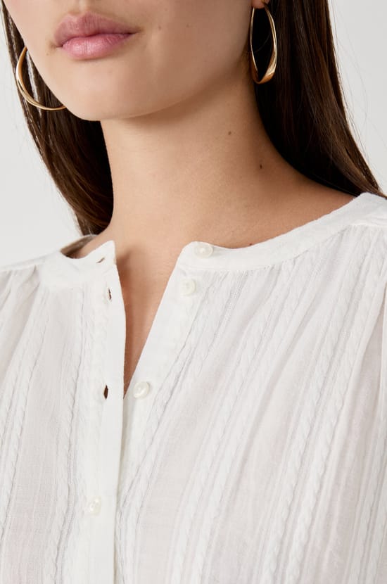Chemise manches longues avec des broderies;${refinementColor}