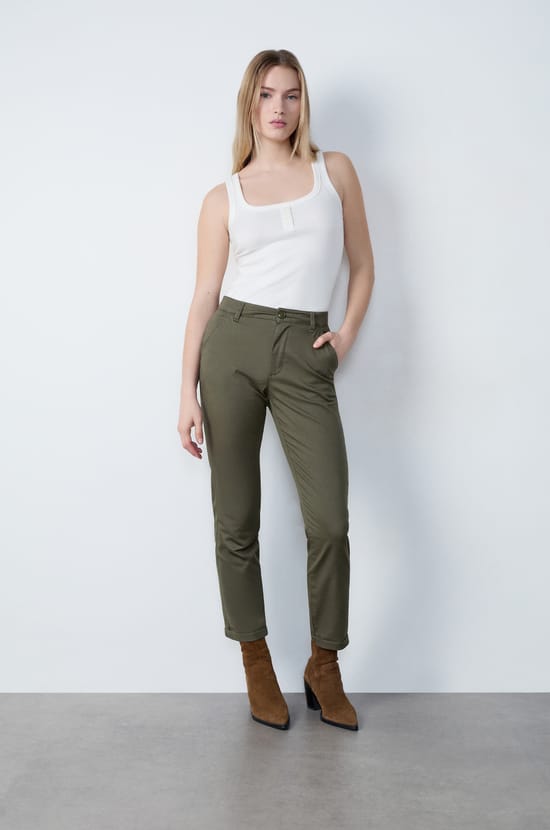 Pantalon coupe carotte;${refinementColor}