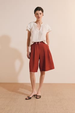 Top manches courtes bouffantes &agrave; nouer;${refinementColor}