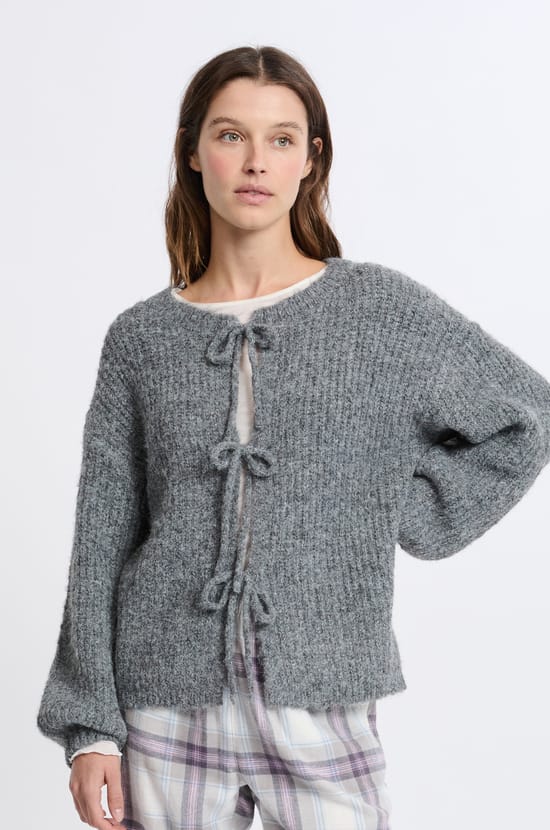 Gilet avec noeud;${refinementColor}