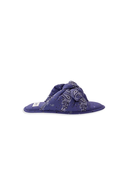 Chaussons tongs ;${refinementColor}