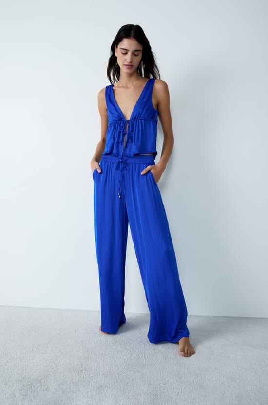 Pantalon satiné coupe large;${refinementColor}