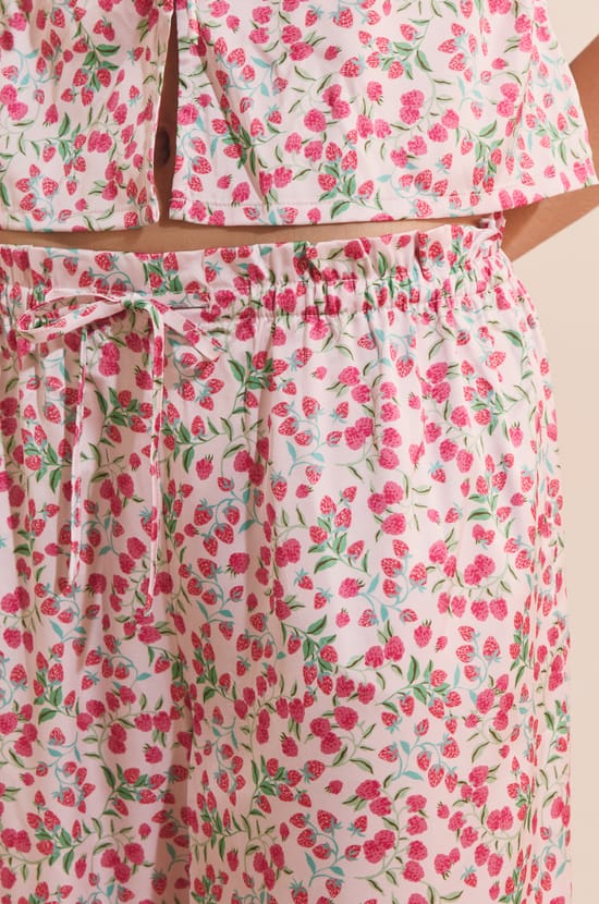 Pantalon de pyjama &agrave; motifs fleuris satin&eacute;;${refinementColor}