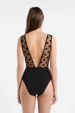 Body s výšivkou;${refinementColor}