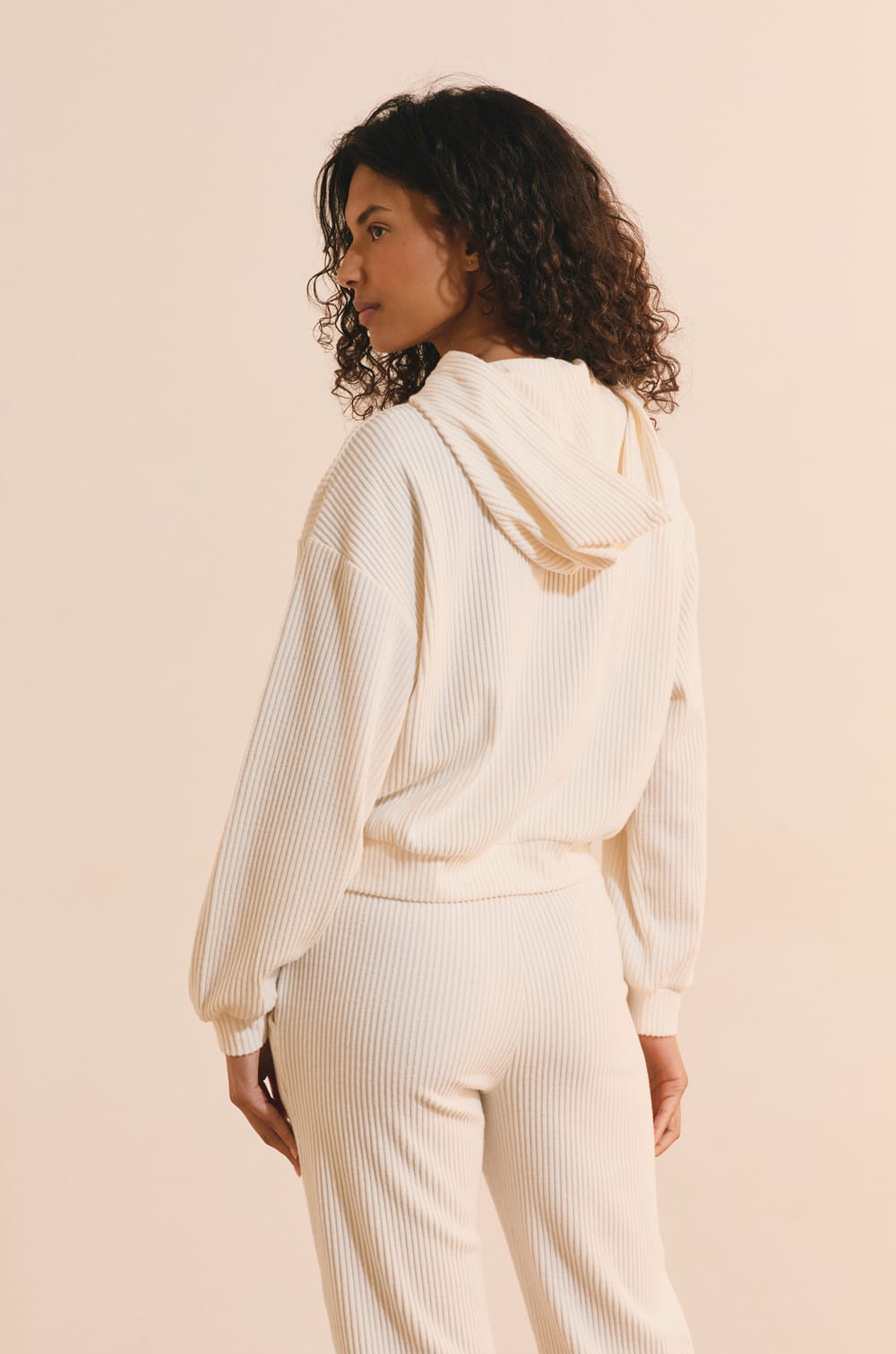 Sweatshirt de pyjama en velours c&ocirc;tel&eacute;;${refinementColor}