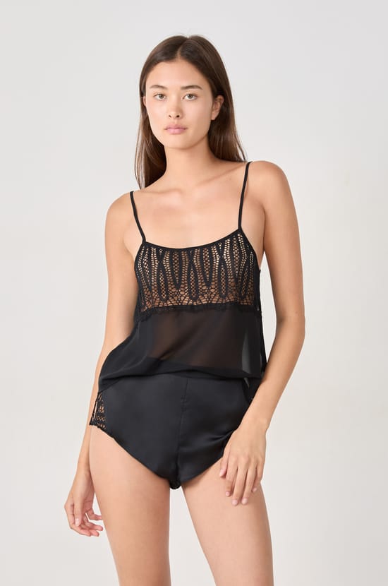 Caraco avec voile transparent et dentelle;${refinementColor}