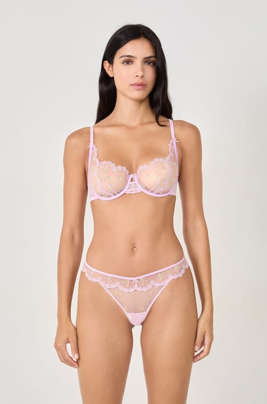 String details brodés;${refinementColor}