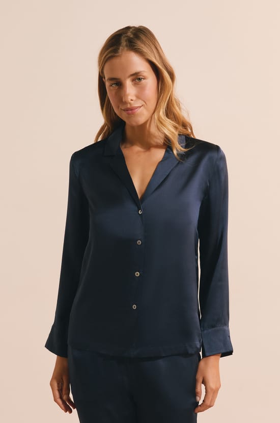 Long-sleeved silk pyjama shirt;${refinementColor}