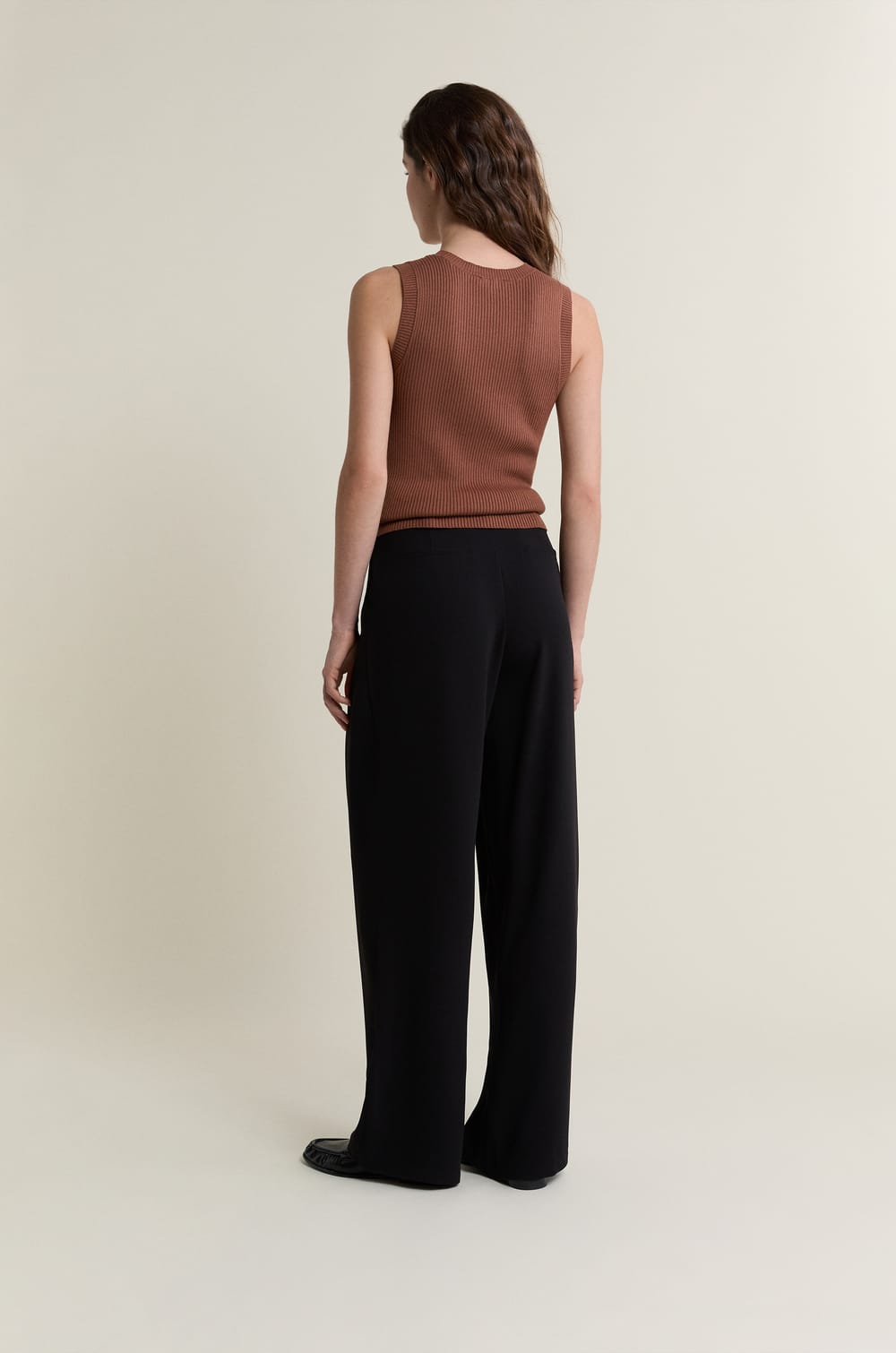 Pantalon coupe droite;${refinementColor}