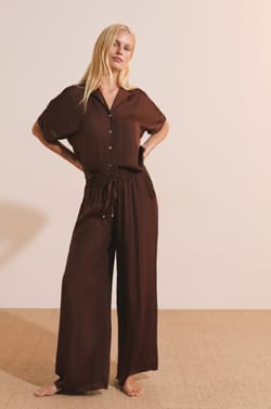 Pantalon satin&eacute; coupe large;${refinementColor}