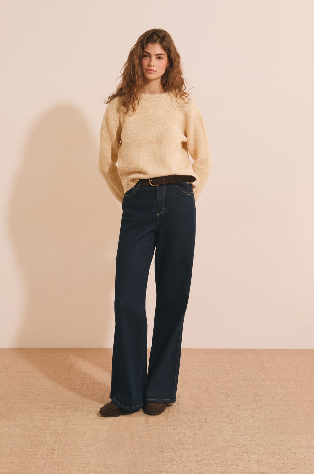 Pull col rond avec laine;${refinementColor}