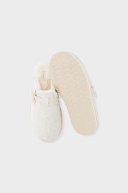 Chaussons mules avec fausse fourrure;${refinementColor}
