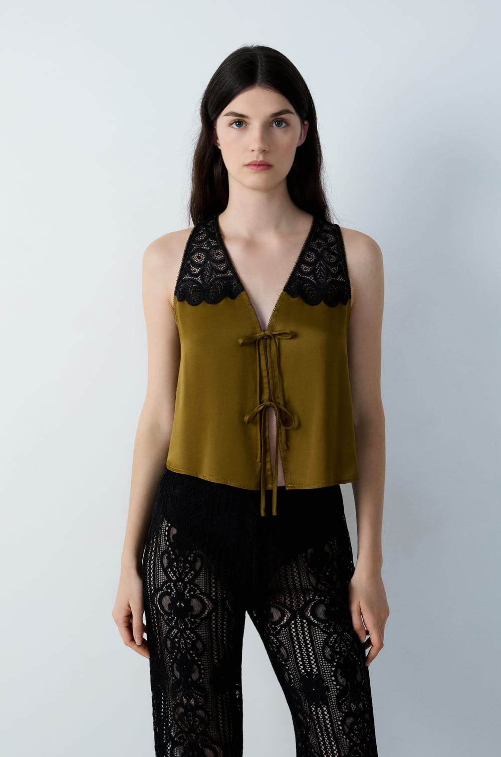 Débardeur de pyjama à nœud détails dentelle;${refinementColor}