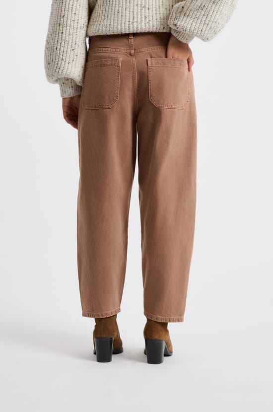 Barrel Cut Jeans;${refinementColor}