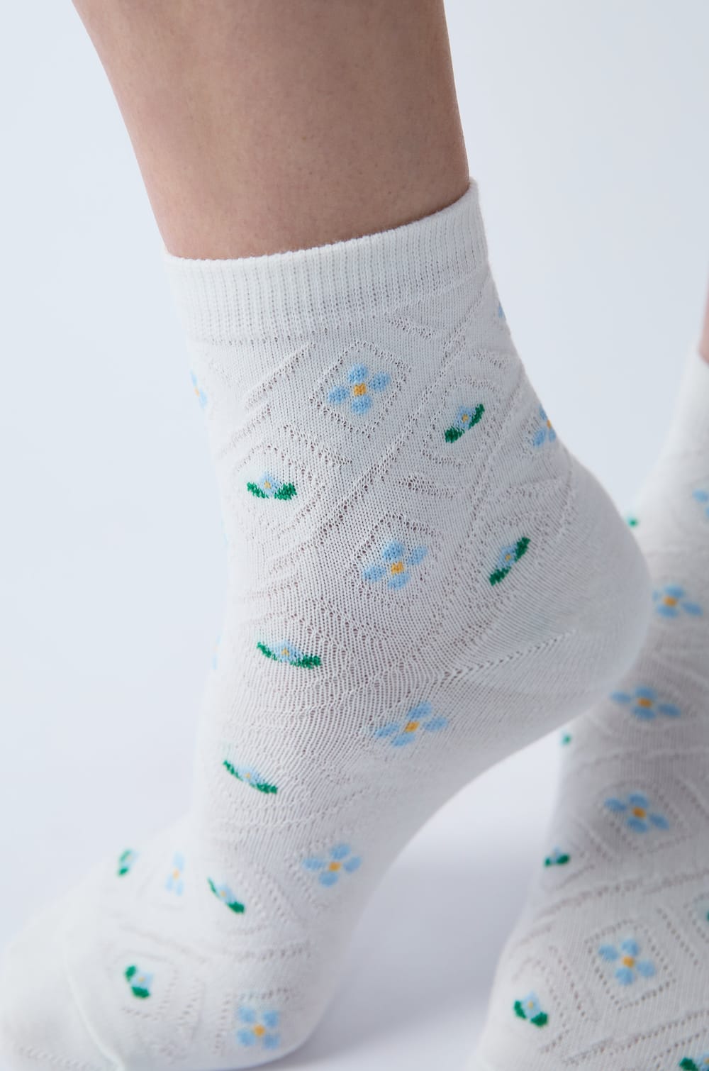 Calcetines de flores;${refinementColor}