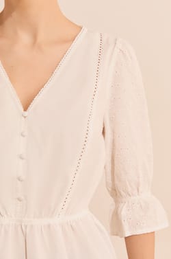 Blouse avec broderie en coton;${refinementColor}