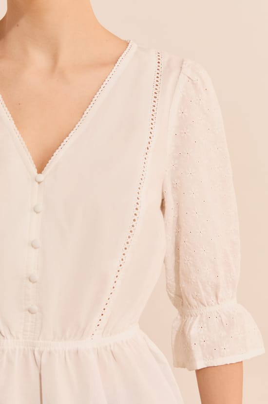 Blouse avec broderie en coton;${refinementColor}