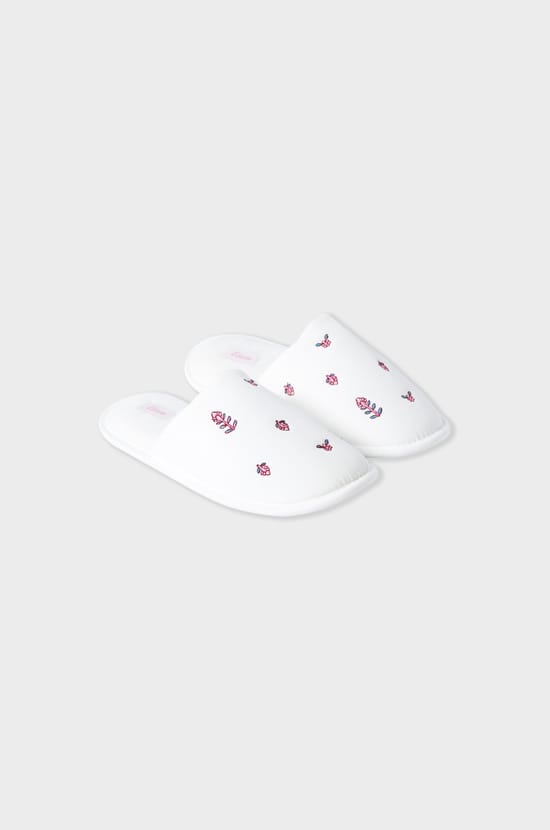 Pantoffeln mit Print;${refinementColor}