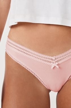 Tanga V-shape en microfibre et dentelle;${refinementColor}