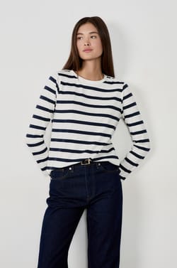 T-shirt manches longues à rayures;${refinementColor}