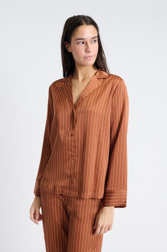 Chemise de pyjama satiné à rayures;${refinementColor}