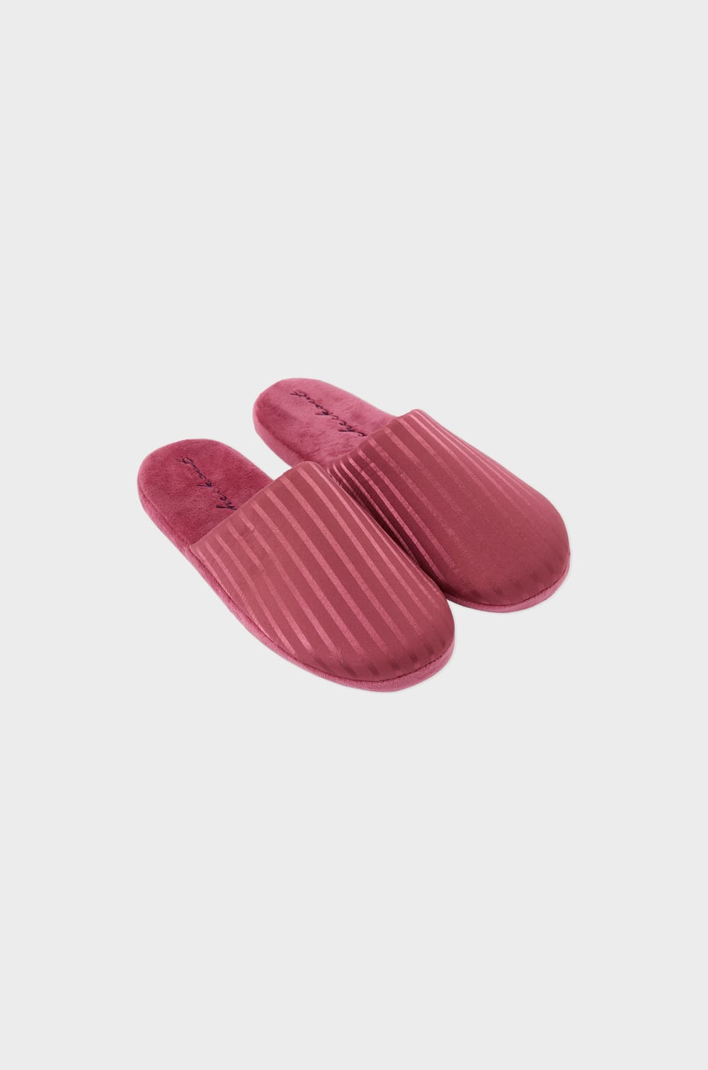 Ensemble chaussons mules et masque;${refinementColor}