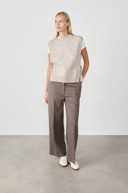 Pull sans manches;${refinementColor}