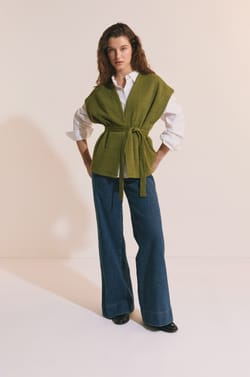 Gilet sans manches ceintur&eacute;;${refinementColor}