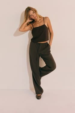 Pantalon fluide &eacute;lastiqu&eacute;;${refinementColor}