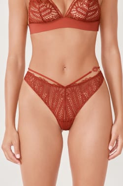 Tanga en dentelle;${refinementColor}