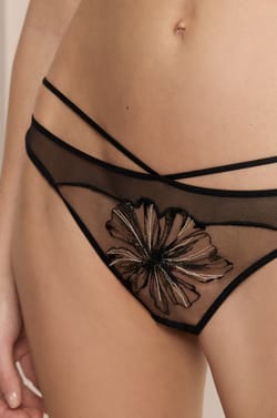 Tanga en broderie;${refinementColor}