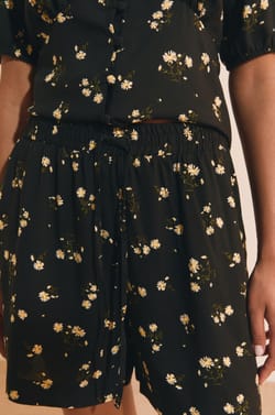 Short &agrave; motifs;${refinementColor}