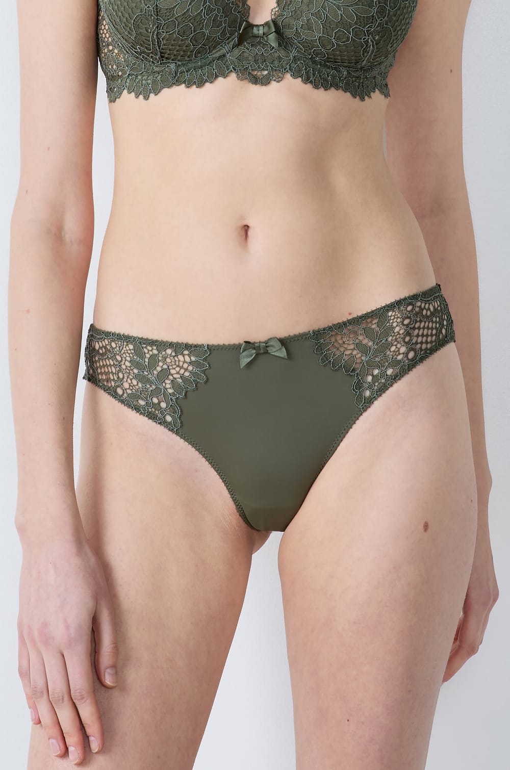 Hipster en dentelle;${refinementColor}