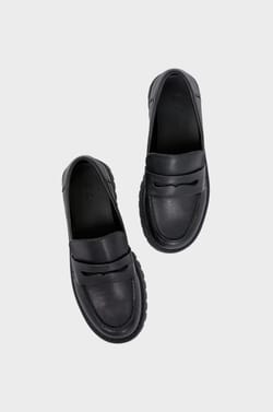 Mocassins en cuir;${refinementColor}