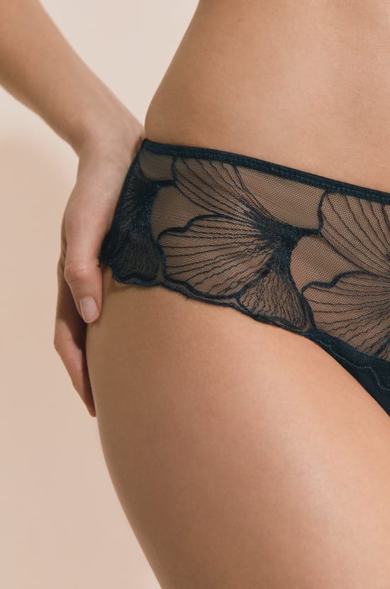 Hipster en broderie;${refinementColor}