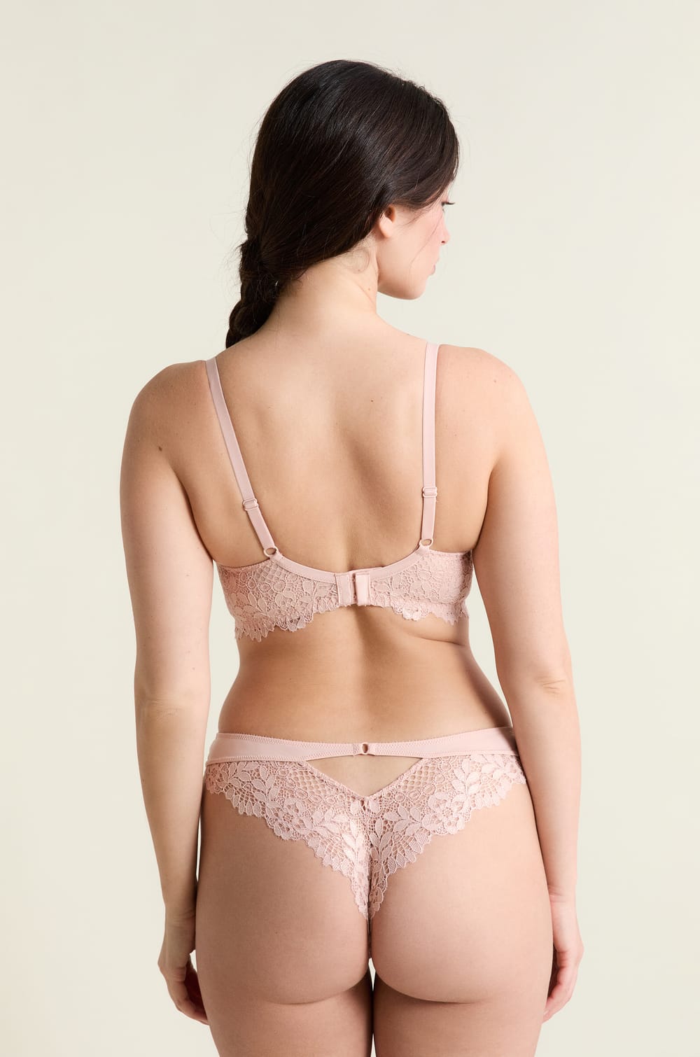 Bra N.5 - The Lightly Lined Plunge;${refinementColor}