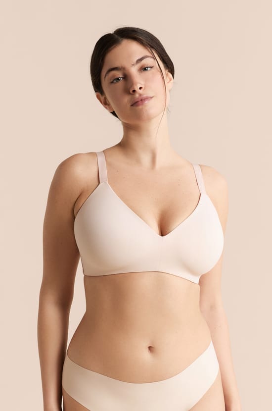 Lightly Lined Wireless Bra in Microfiber;${refinementColor}