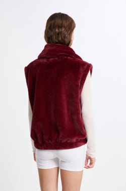 Sleeveless Fleece-Effect Vest;${refinementColor}